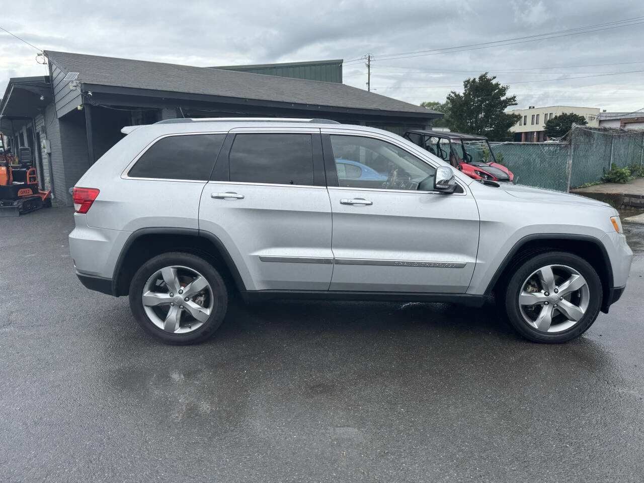 Used 2012 Jeep Grand Cherokee Overland image 14