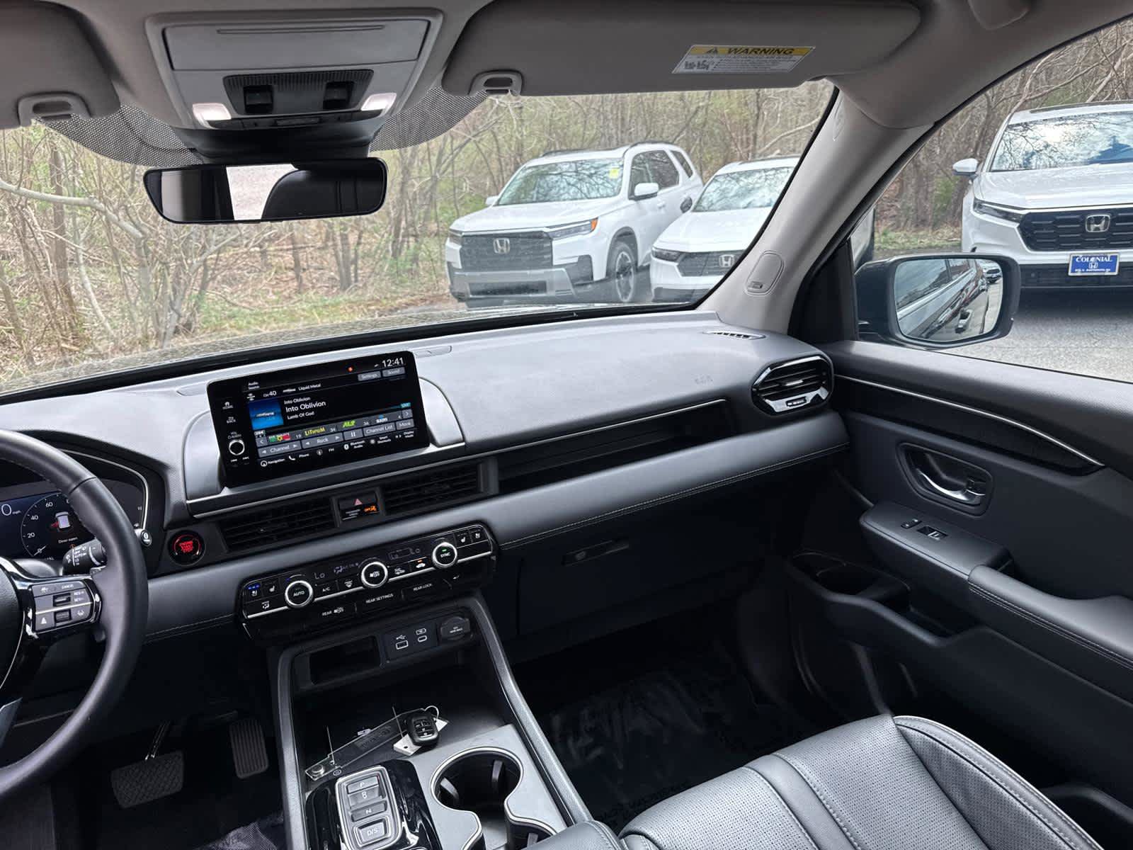 Used 2025 Honda Pilot Elite image 34