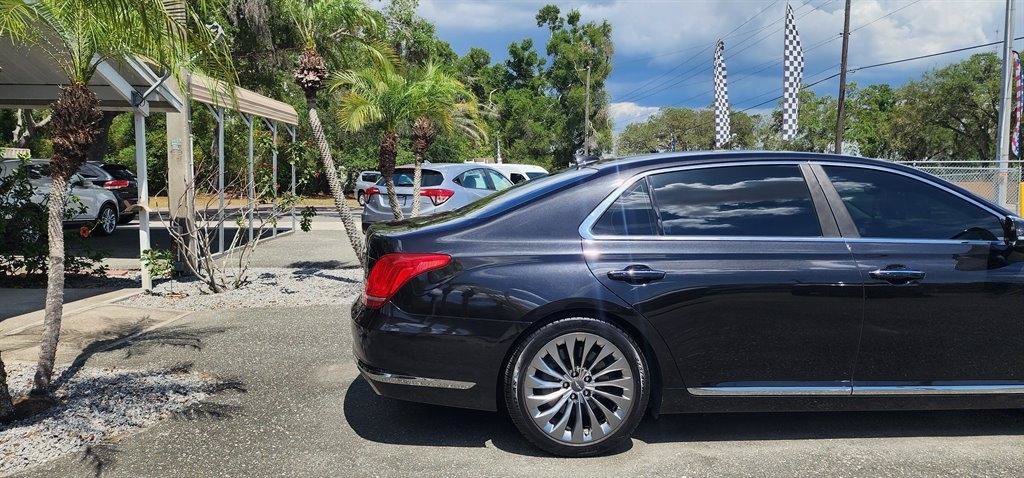 Used 2018 Genesis G90 5.0 Ultimate RWD image 11