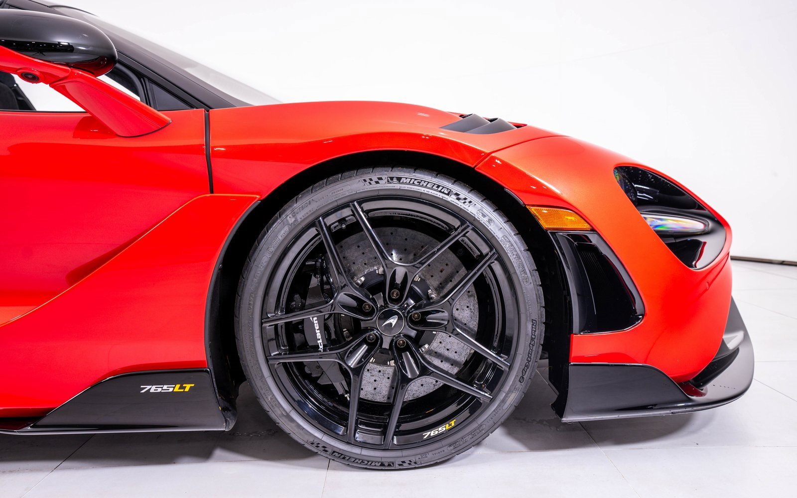 Used 2022 McLaren 765LT image 16