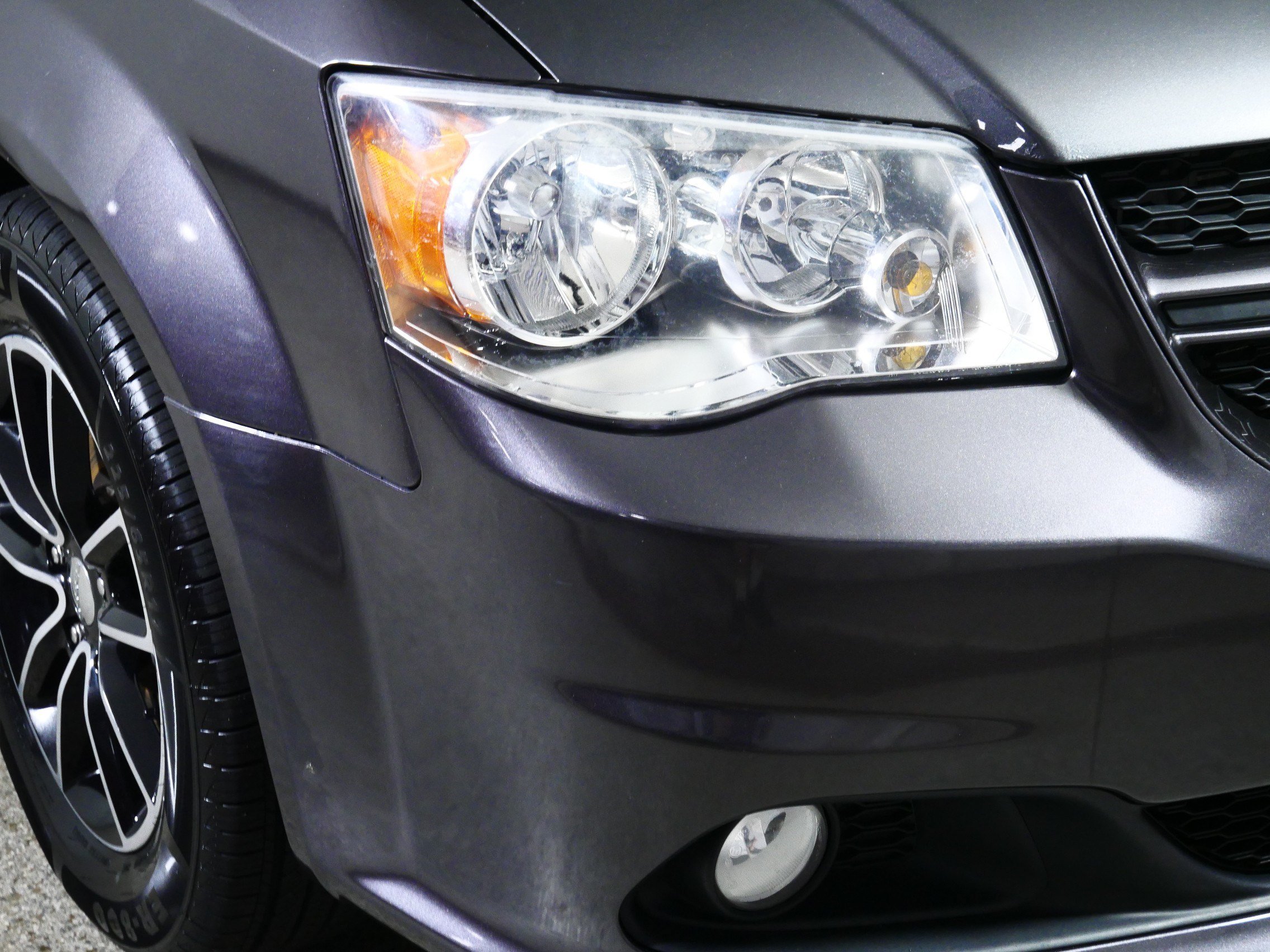 Used 2016 Dodge Grand Caravan R/T w/ Driver Convenience Group FWD image 16