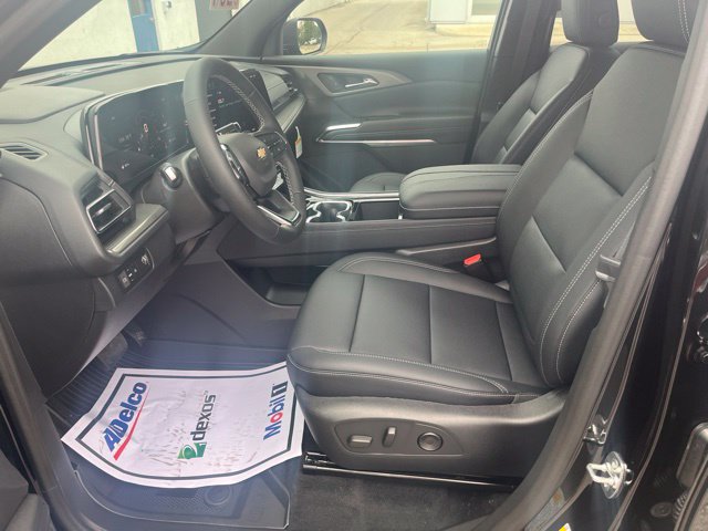 New 2027 Chevrolet Traverse LT w/ Sun and Wheel Package FWD image 17