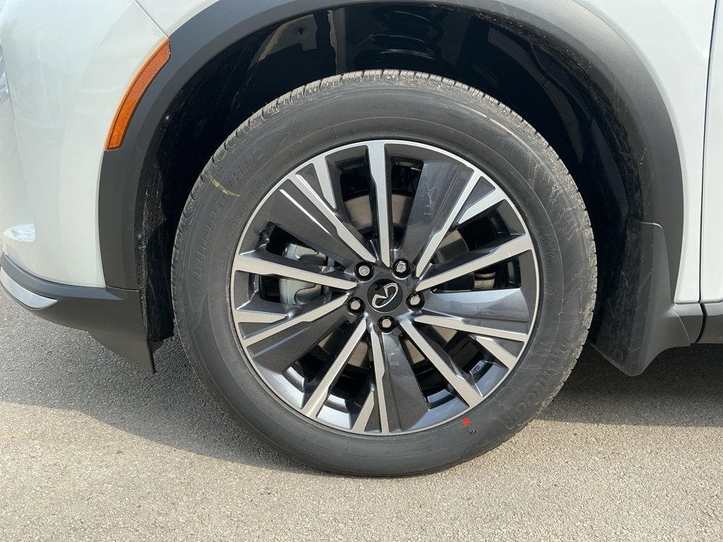 New 2026 INFINITI QX60 Luxe w/ Family Package image 6