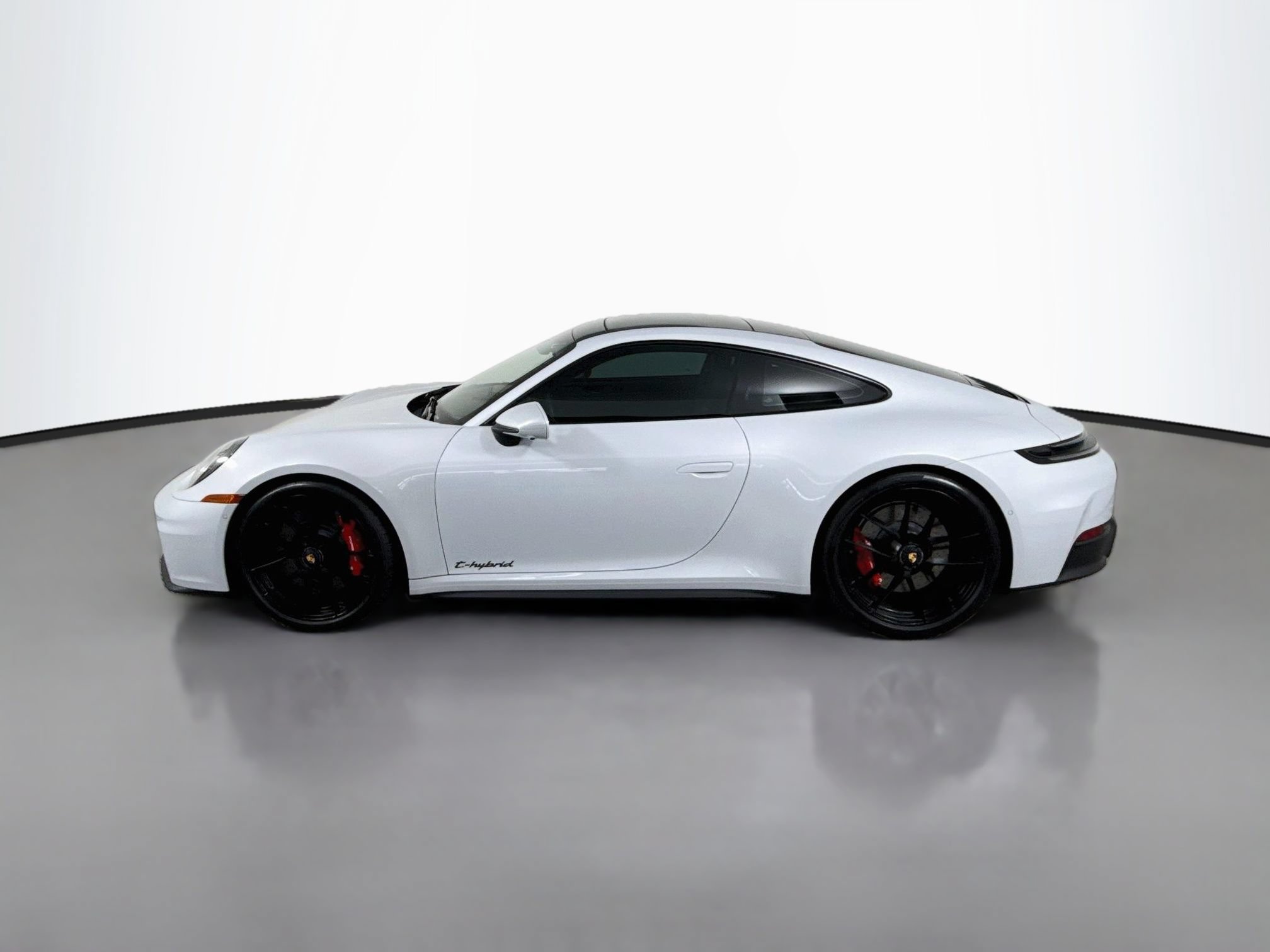 Certified 2025 Porsche 911 Carrera 4 GTS AWD/4WD image 2