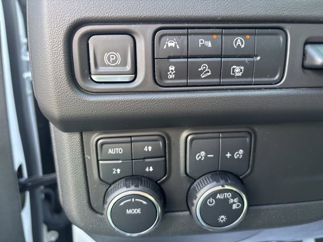 Used 2024 Chevrolet Tahoe High Country image 34