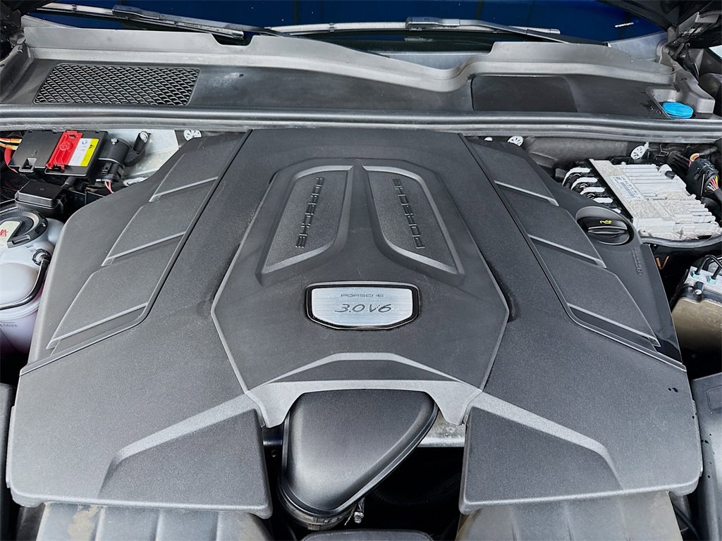 Used 2020 Porsche Cayenne image 34