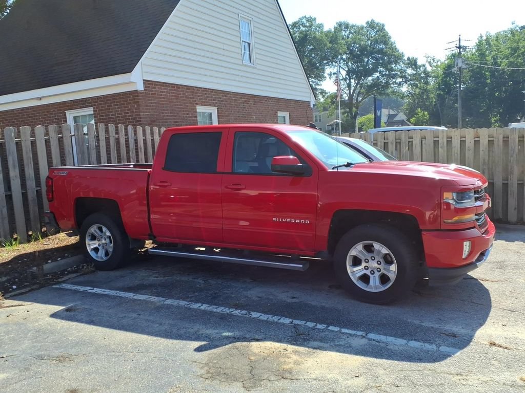 Used 2017 Chevrolet Silverado 1500 LT w/ All Star Edition AWD/4WD image 6