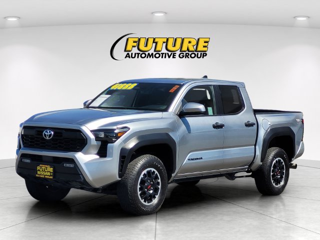 Used 2024 Toyota Tacoma TRD Off-Road AWD/4WD image 5