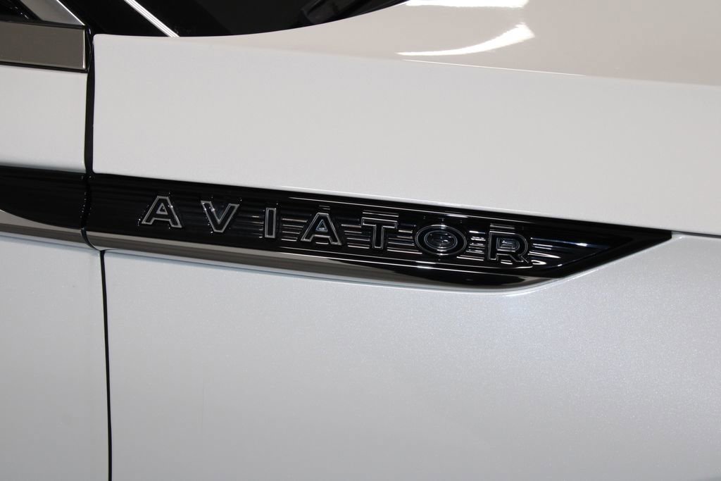 Used 2022 Lincoln Aviator Black Label w/ Dynamic Handling Package image 12