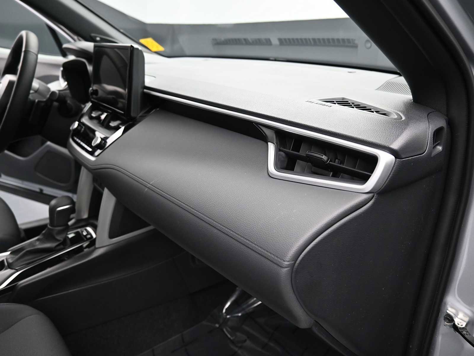 Used 2025 Toyota Corolla Cross AWD Hybrid w/ Moonroof Package image 15