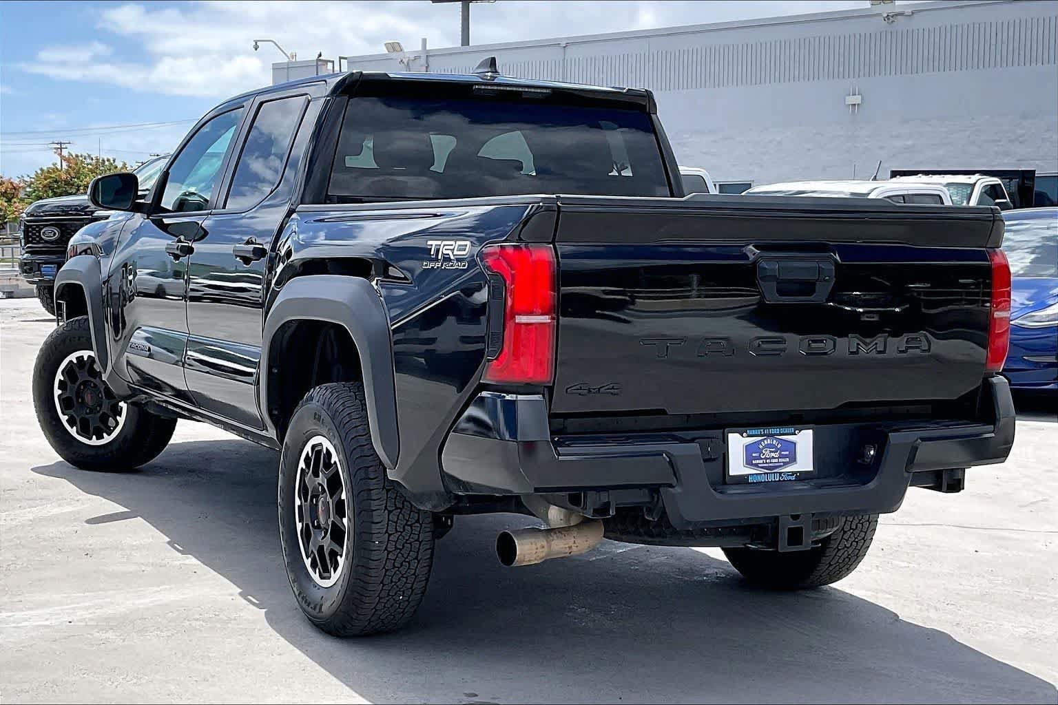 Used 2024 Toyota Tacoma TRD Off-Road AWD/4WD image 4
