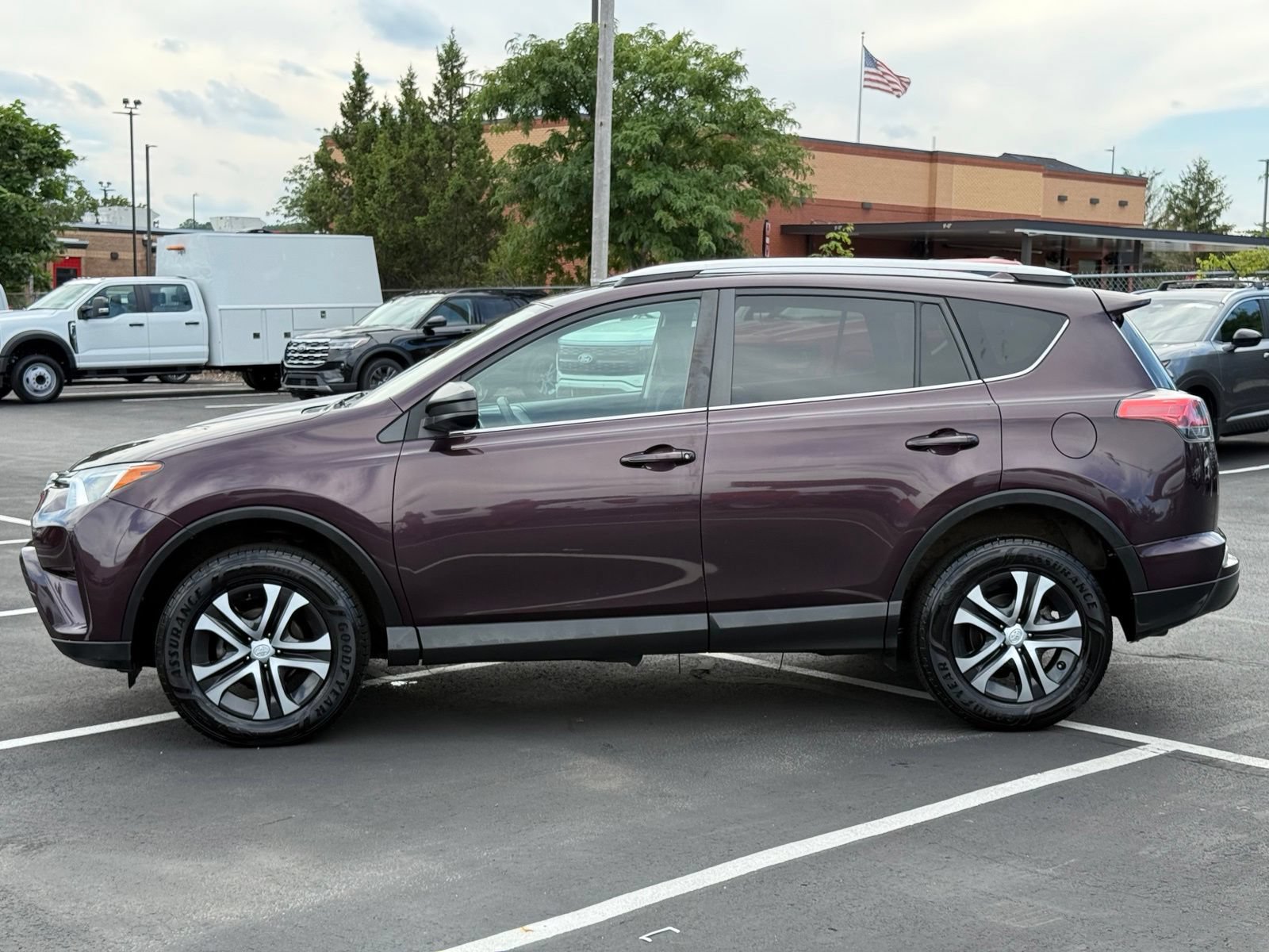 Used 2016 Toyota RAV4 LE FWD image 7