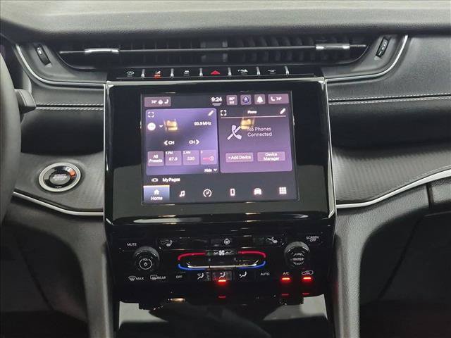 Certified 2025 Jeep Grand Cherokee Altitude AWD/4WD image 15