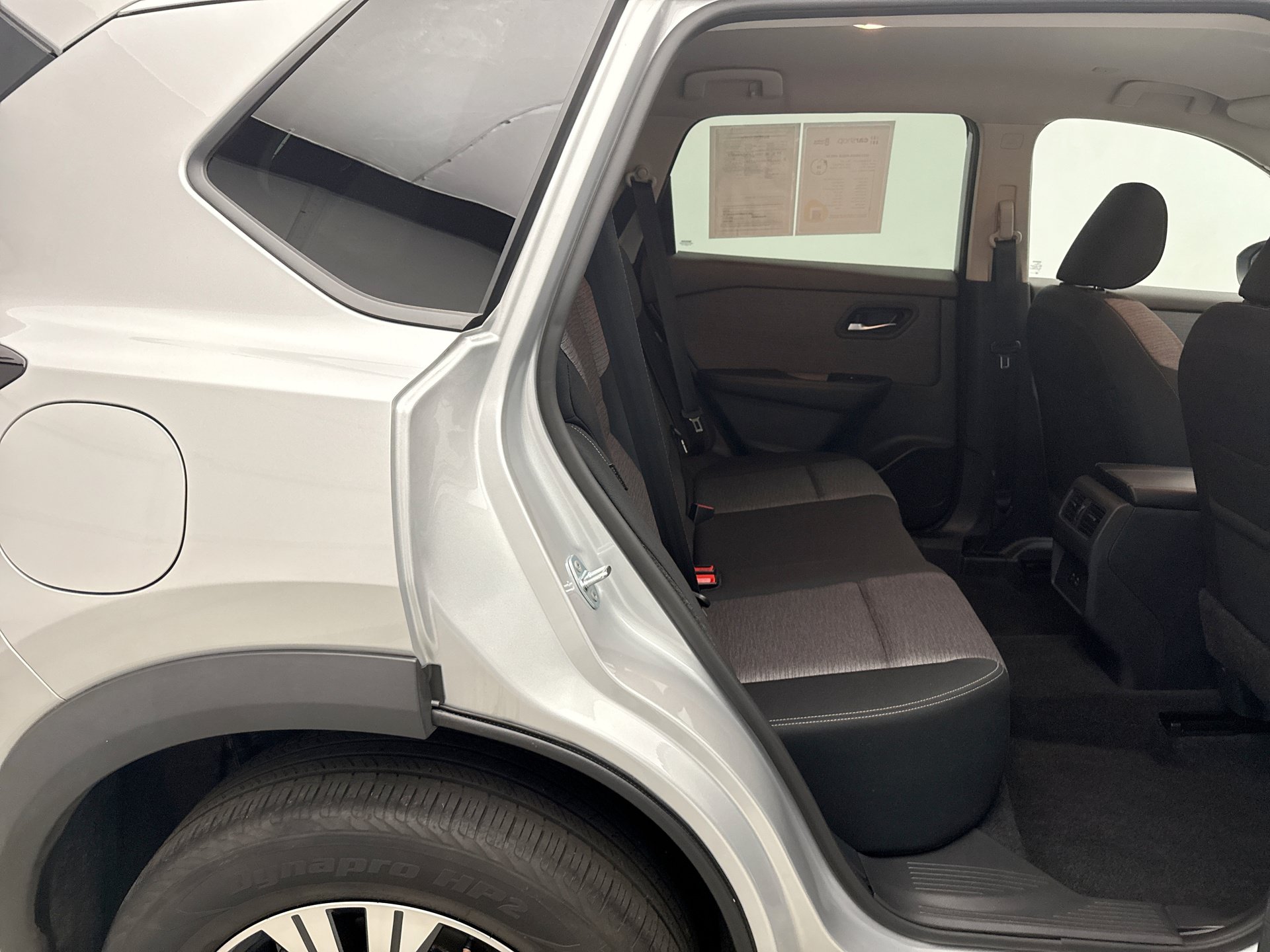 Used 2023 Nissan Rogue SV AWD/4WD image 17