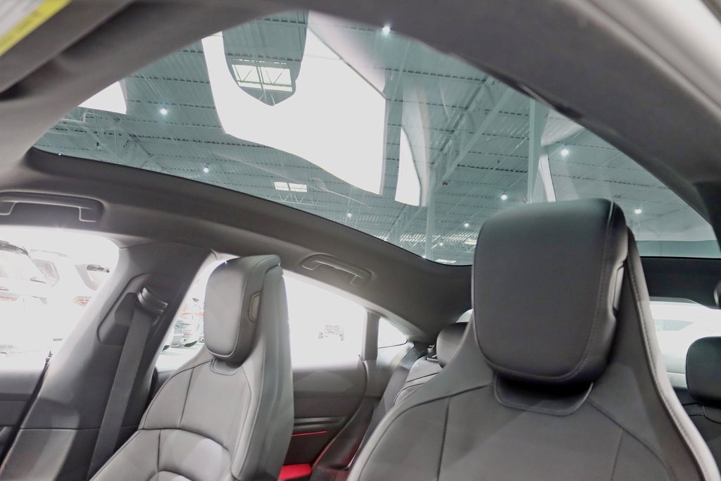 Used 2021 Porsche Taycan 4S image 32