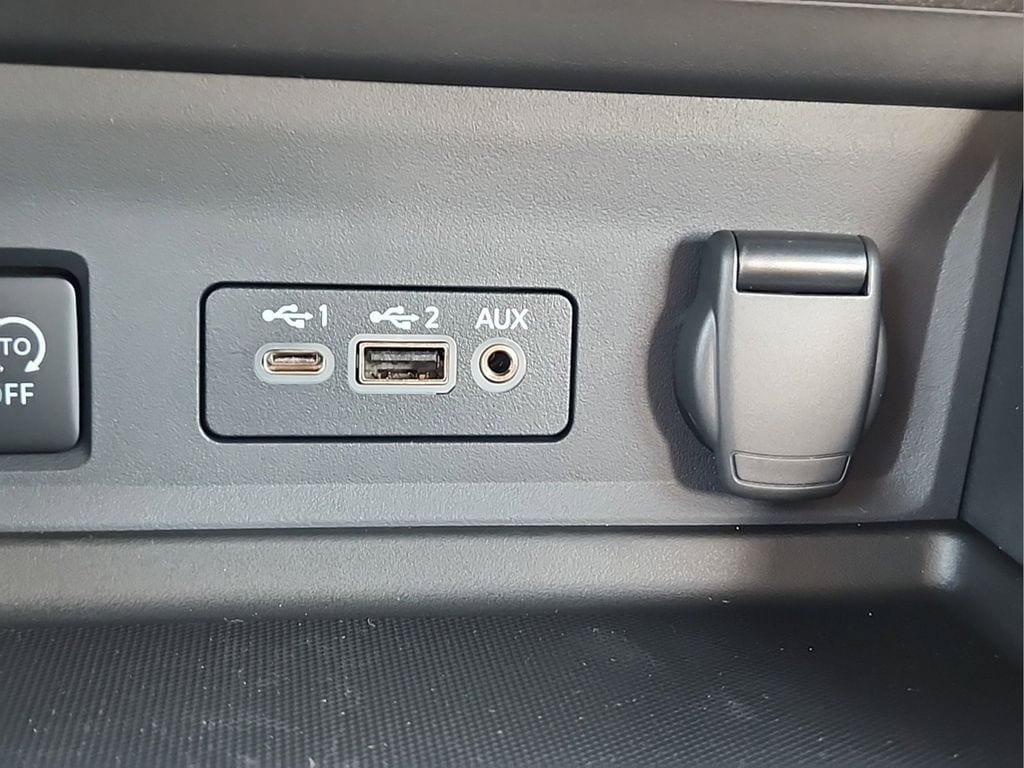 New 2025 Nissan Sentra SV w/ SV Premium Package FWD image 12