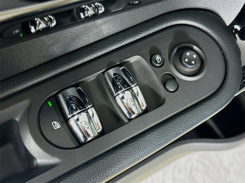 Used 2019 MINI Cooper Countryman S w/ Premium Package image 18