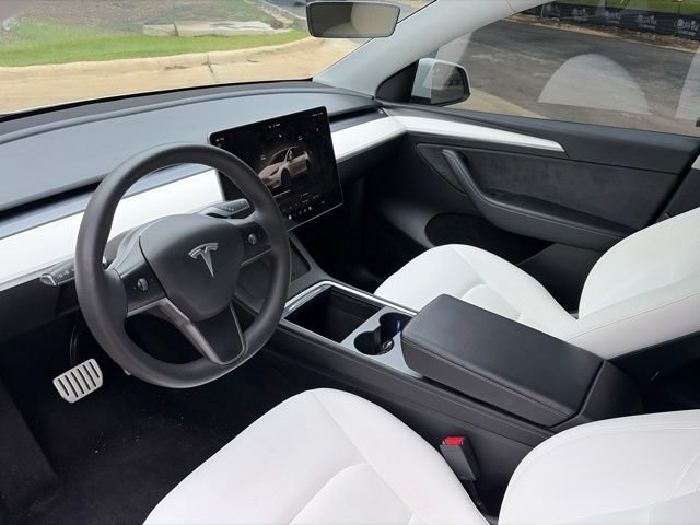 Used 2023 Tesla Model Y Performance AWD/4WD image 10