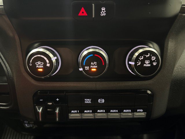 Used 2022 RAM 5500 Tradesman w/ Chrome Appearance Group AWD/4WD image 20