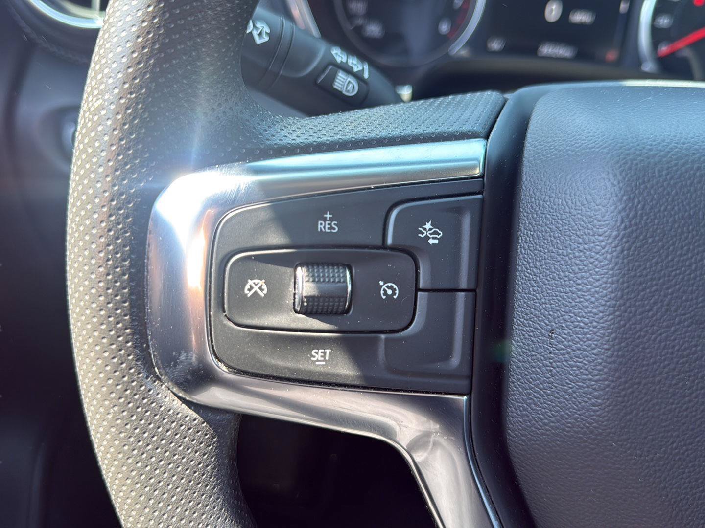 Used 2025 Chevrolet Blazer LT AWD/4WD image 12