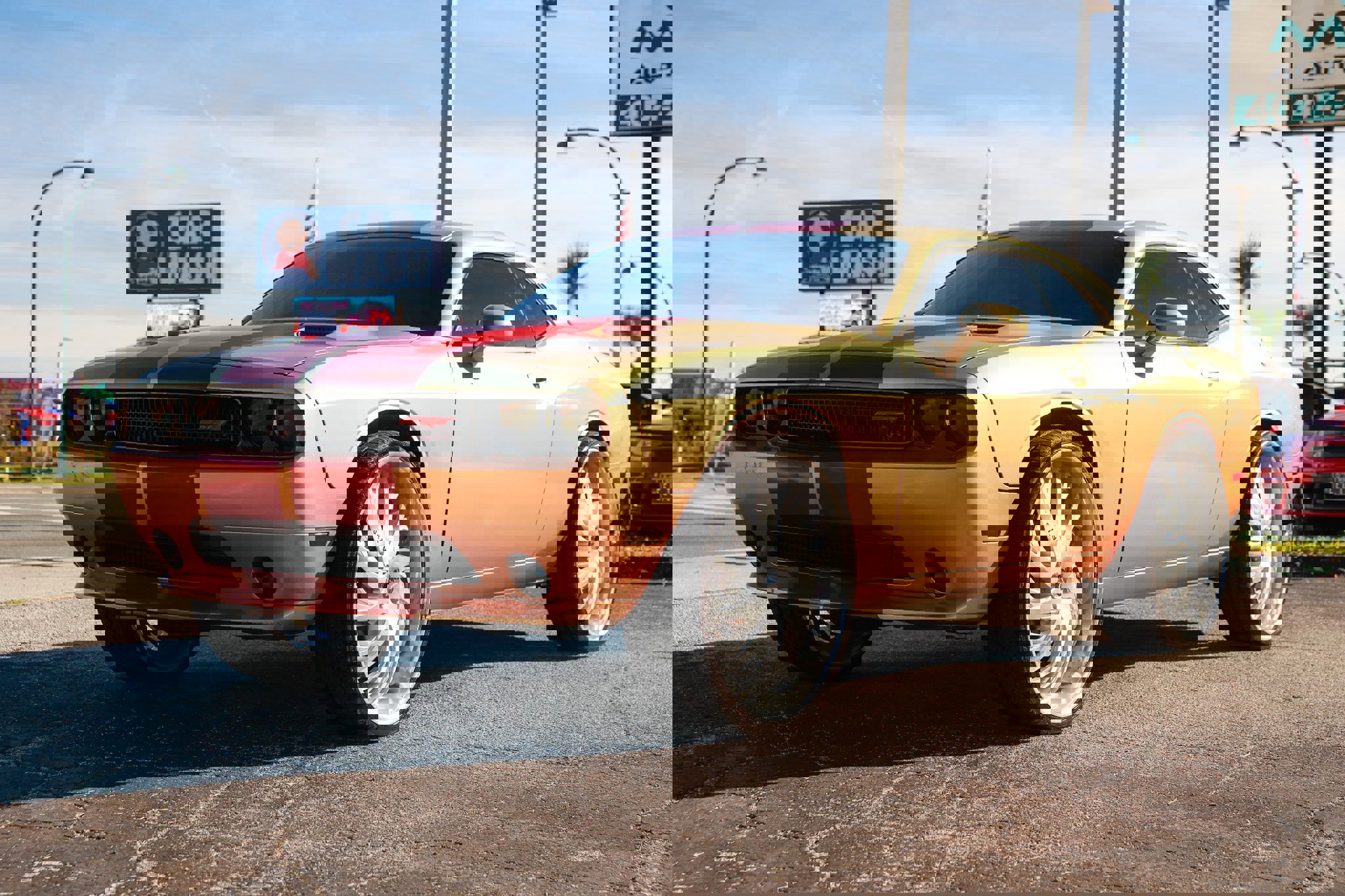 Used 2014 Dodge Challenger R/T image 4