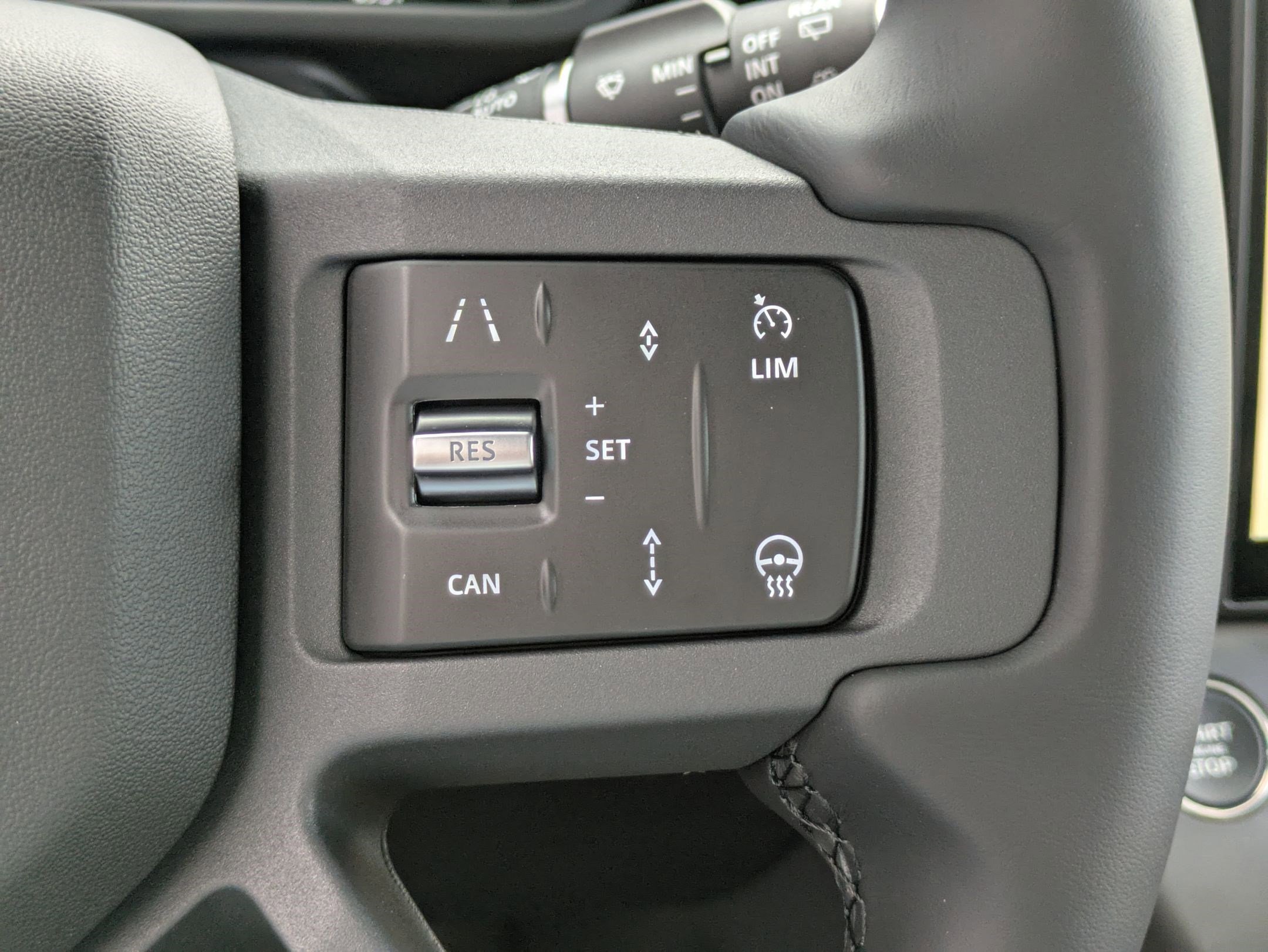 New 2026 Land Rover Defender 130 X-Dynamic SE AWD/4WD image 18
