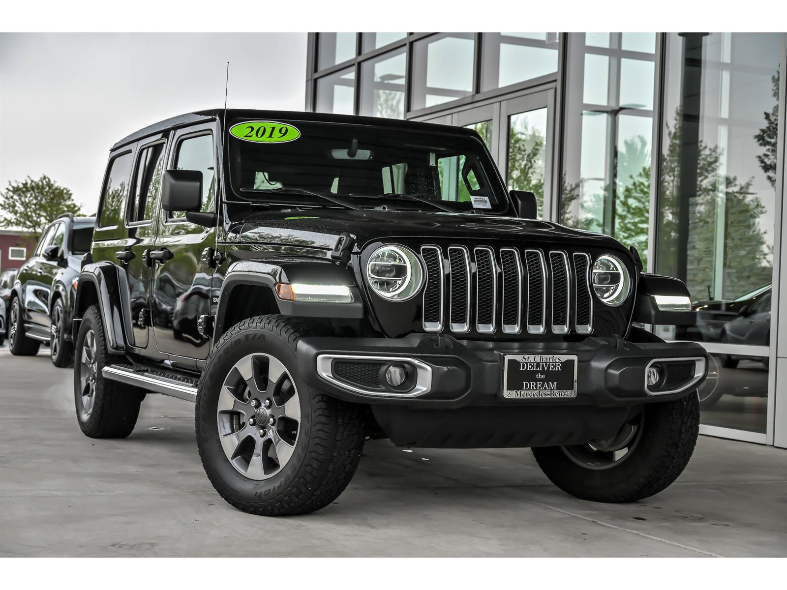 Used 2019 Jeep Wrangler Unlimited Sahara AWD/4WD video 1