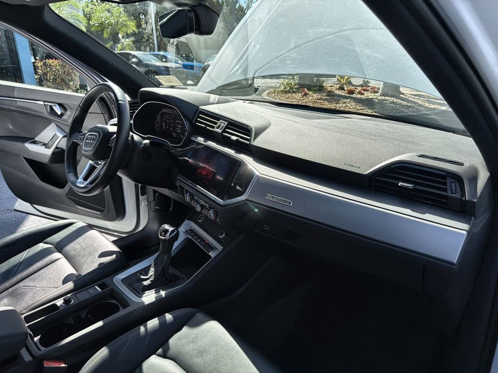 Used 2022 Audi Q3 2.0T Premium w/ Convenience Package image 28