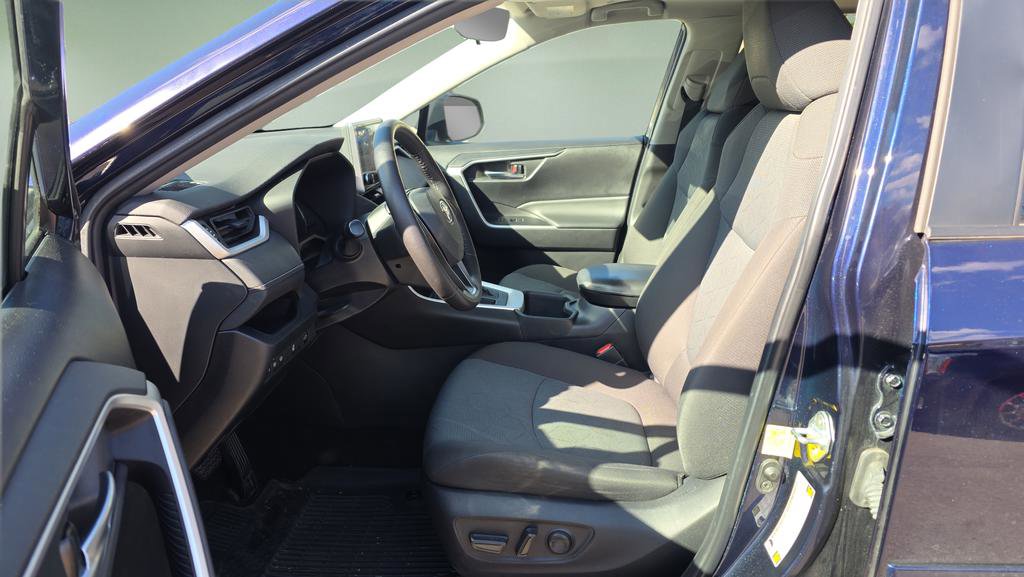 Used 2023 Toyota RAV4 XLE image 10