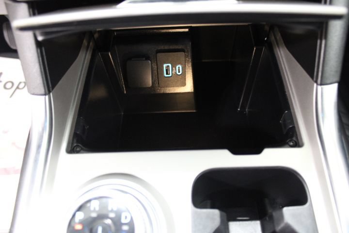 Used 2023 Ford Explorer XLT w/ Equipment Group 202A AWD/4WD image 53
