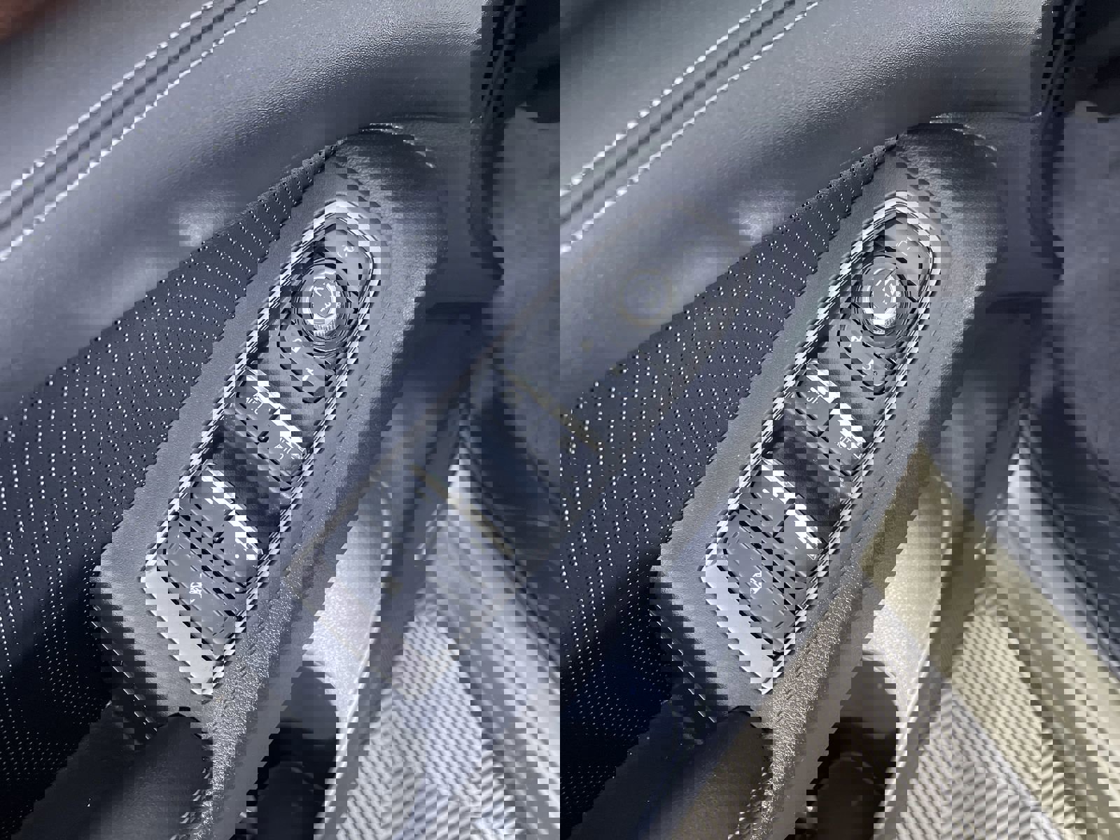 Used 2023 Subaru Ascent Touring image 14