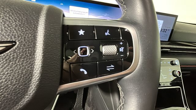 Used 2025 Genesis GV80 2.5T Standard AWD/4WD image 16