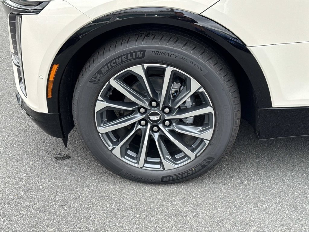 New 2027 Cadillac Lyriq Sport w/ LPO, Floor Liner Package AWD/4WD image 7