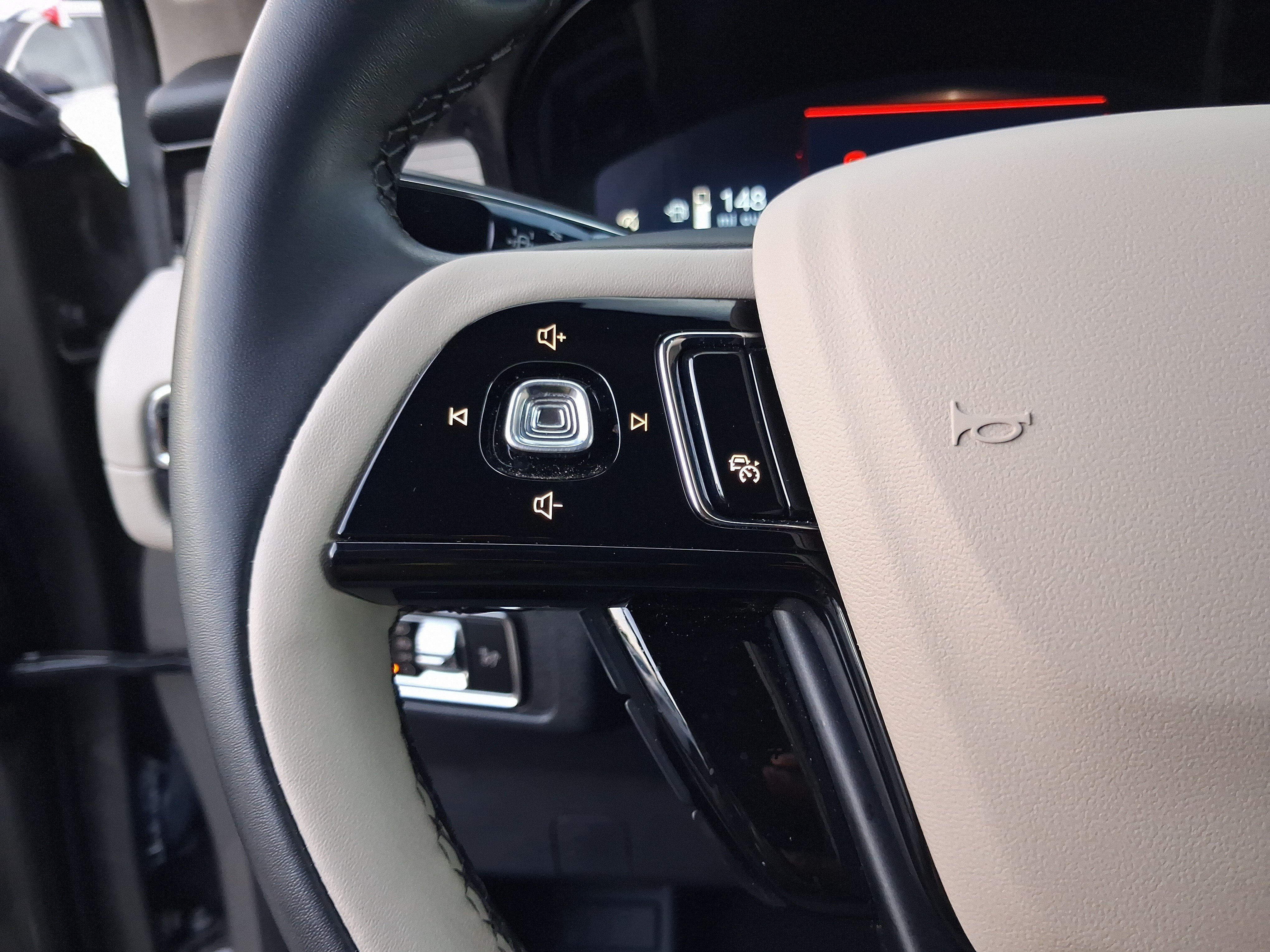 Certified 2025 Lincoln Corsair FWD image 17