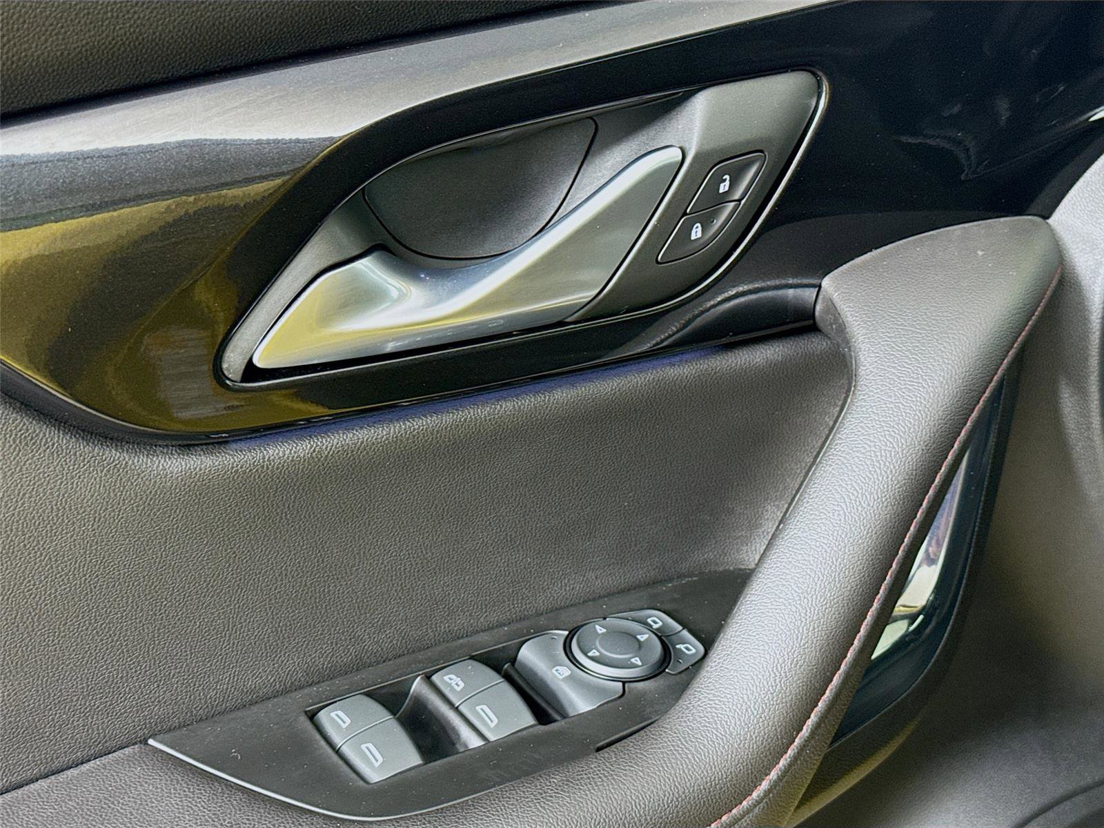 Used 2022 Chevrolet Blazer RS image 18