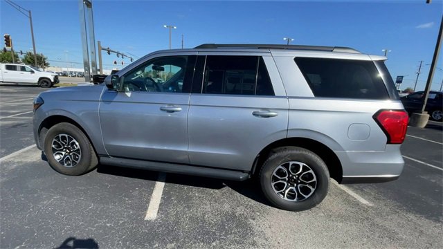 Used 2022 Ford Expedition XLT image 7