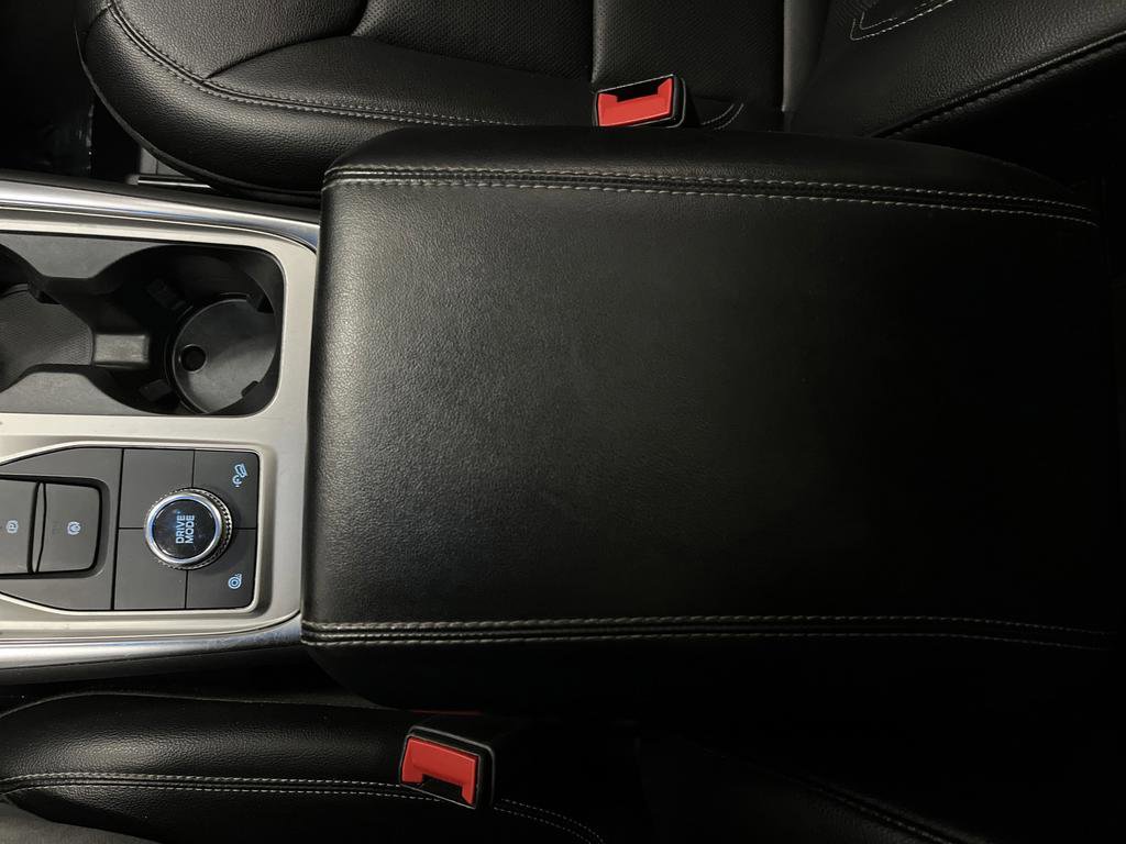 Used 2023 Ford Explorer Limited image 21