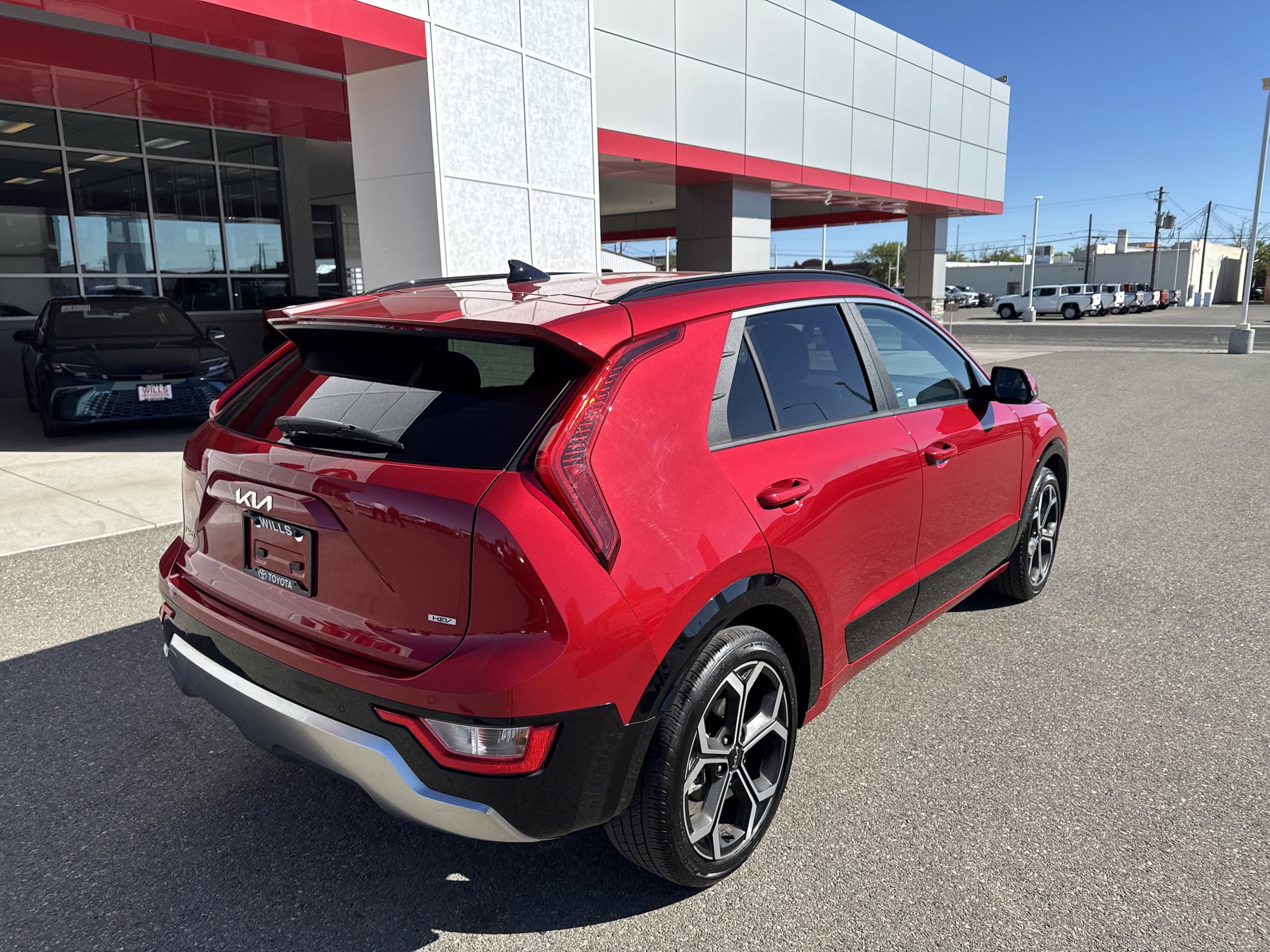 Used 2024 Kia Niro EX Touring FWD image 4