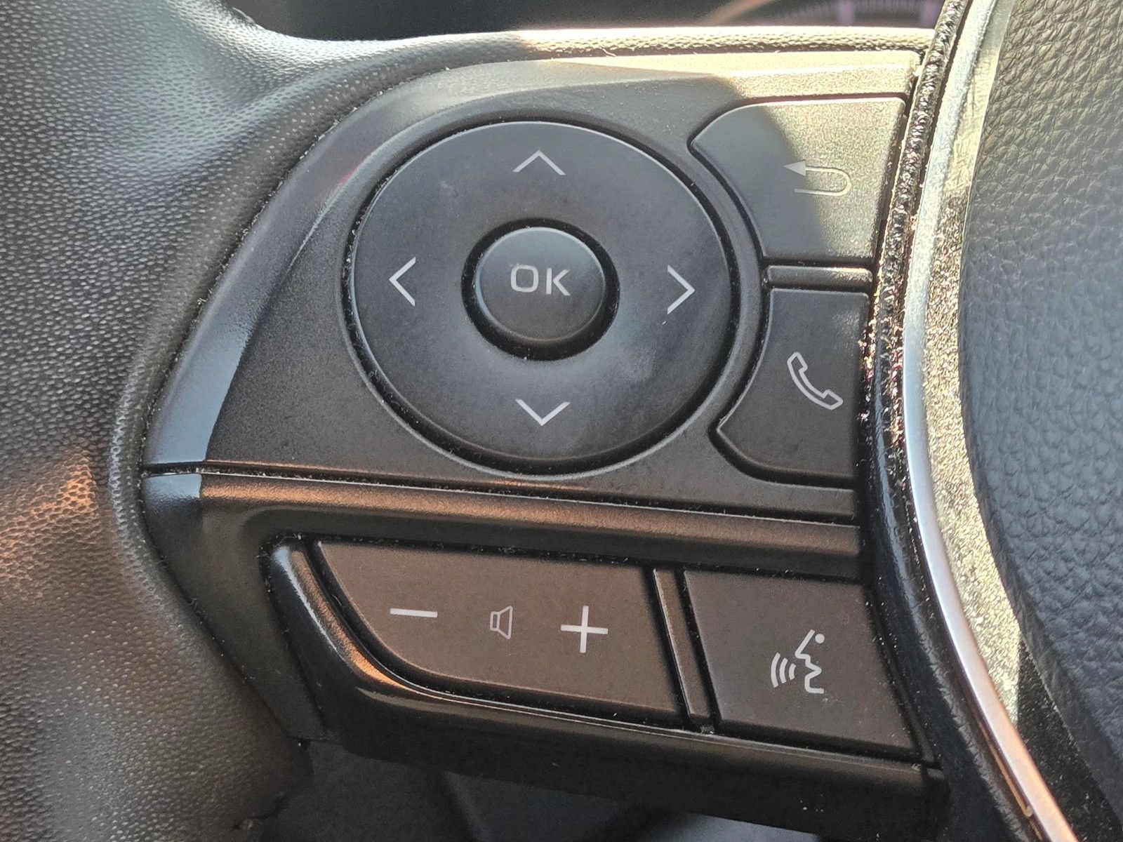 Used 2022 Toyota RAV4 SE w/ Convenience Package AWD/4WD image 27