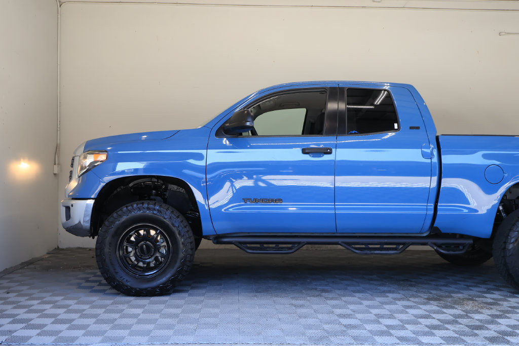 Used 2019 Toyota Tundra SR5 w/ Convenience Package AWD/4WD image 8