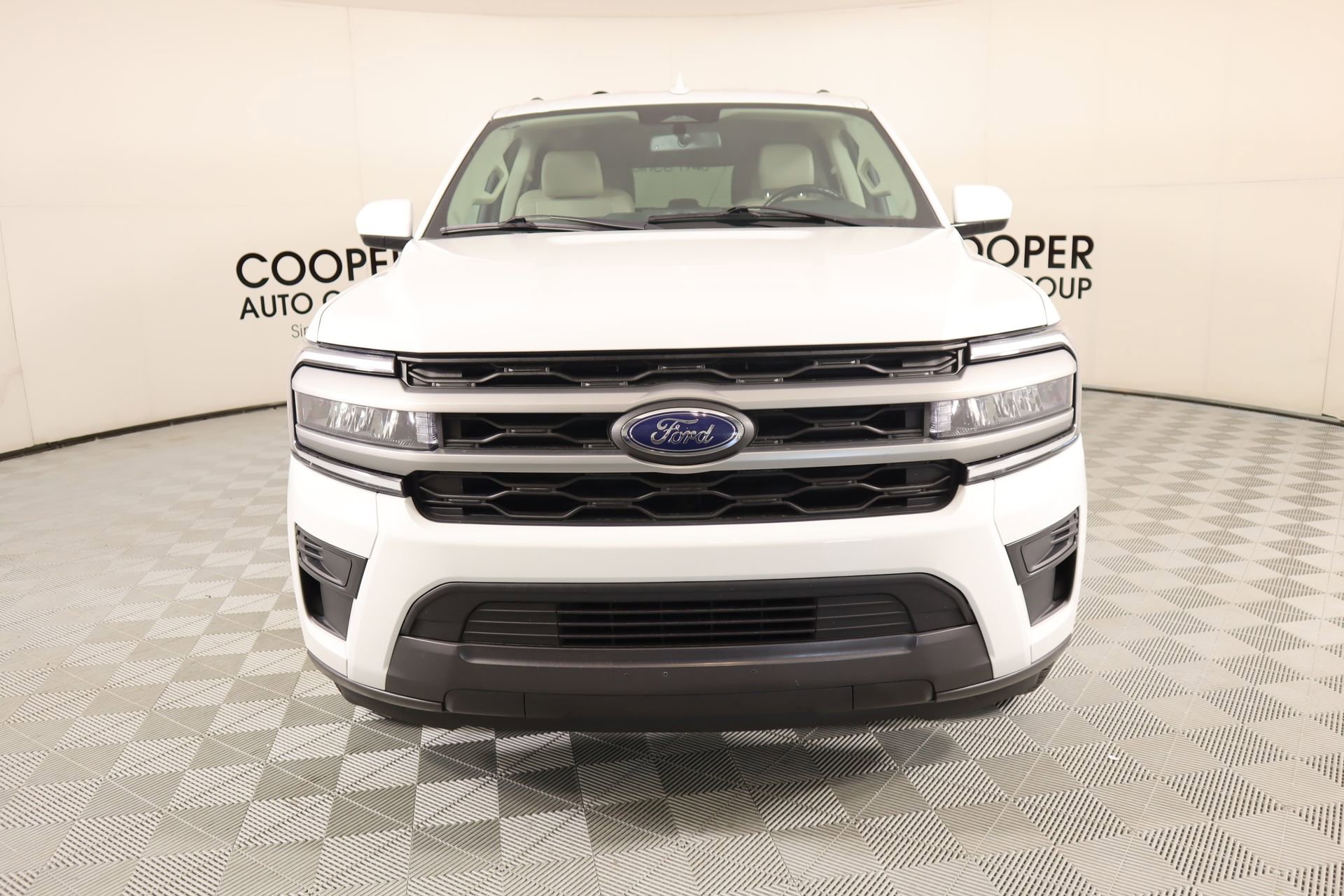 Used 2024 Ford Expedition Max XLT image 10