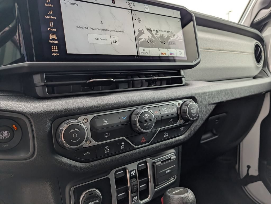 Used 2025 Jeep Gladiator Sport AWD/4WD image 20