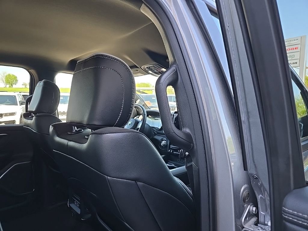 Used 2025 RAM 1500 Laramie w/ Sport Appearance Package AWD/4WD image 96