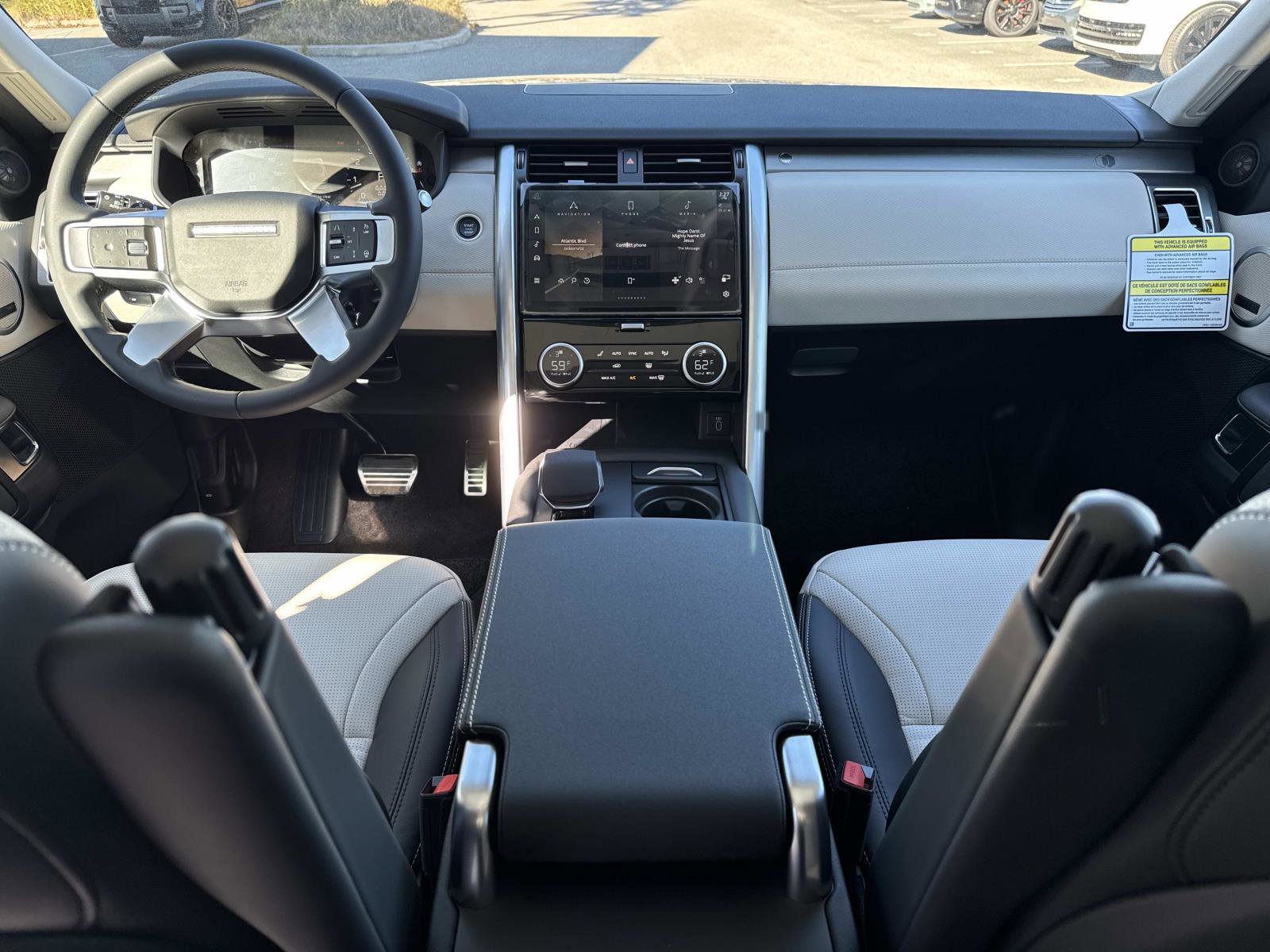 New 2026 Land Rover Discovery Limited Edition AWD/4WD image 16
