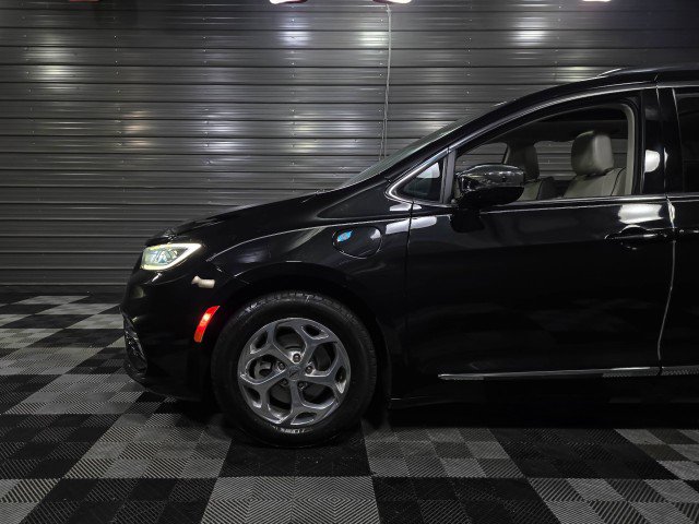 Used 2021 Chrysler Pacifica Limited image 45