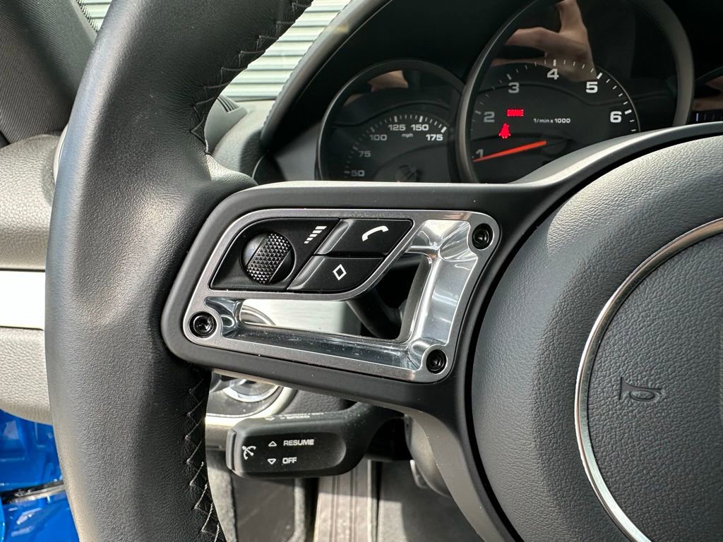 Used 2025 Porsche 718 Cayman image 34