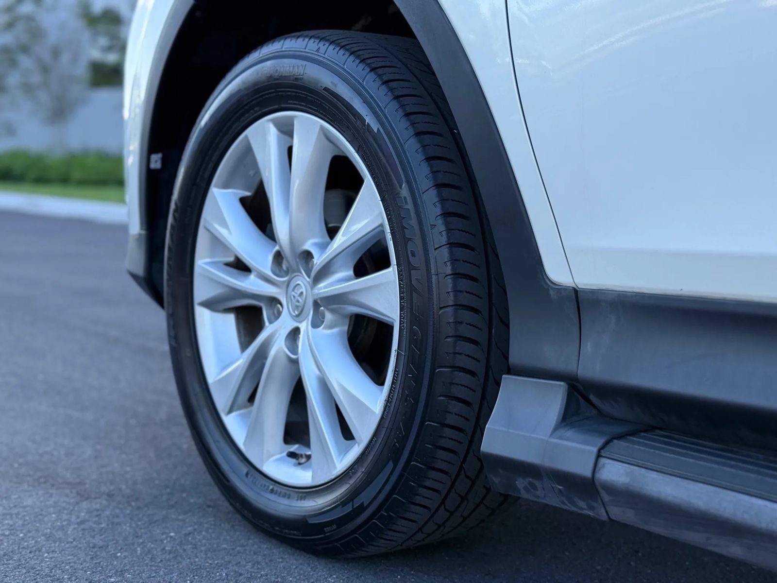 Used 2013 Toyota RAV4 Limited FWD image 15