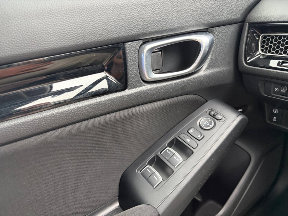 Certified 2024 Honda Civic EX image 32