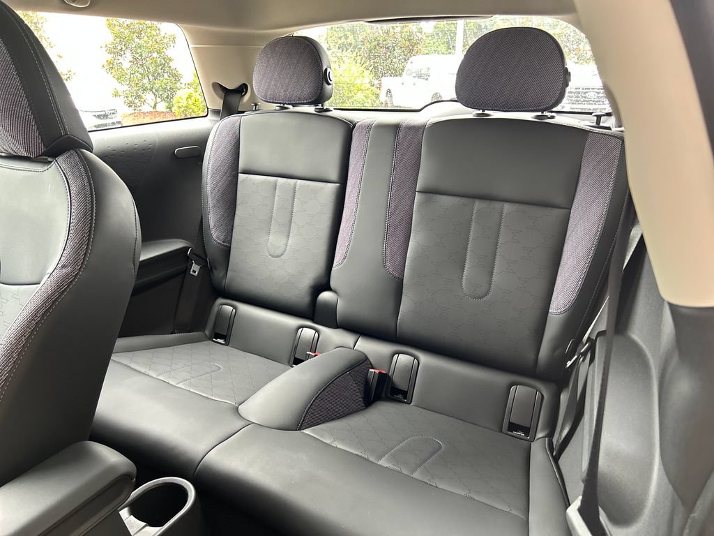 Used 2025 MINI Cooper 2-Door Hardtop FWD image 14