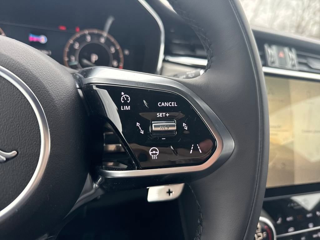 Used 2026 Jaguar F-PACE R-Dynamic S image 22